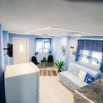 Dom wakacyjny Blue Sky House